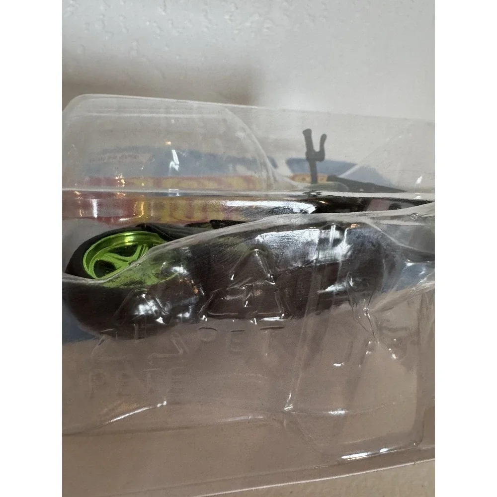 2024 HOT WHEELS MOTO TWIN FLAME MOTORCYCLE GREEN